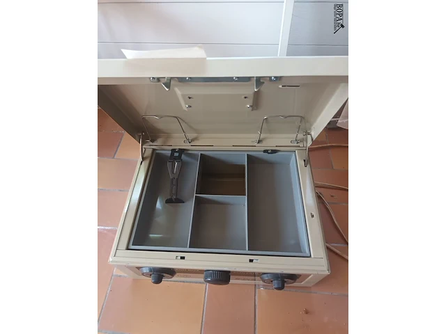 Lot 18 - draagbare cash box - afbeelding 3 van  3