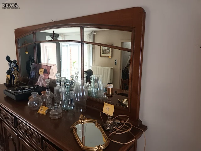 Lot 18 - dressoir kast met spiegel - afbeelding 3 van  5