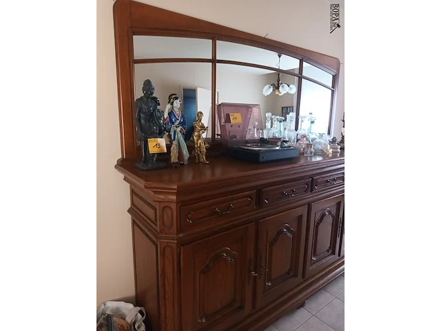 Lot 18 - dressoir kast met spiegel - afbeelding 4 van  5