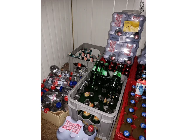 Lot 18 - frisdranken - 9 bakken - afbeelding 4 van  5