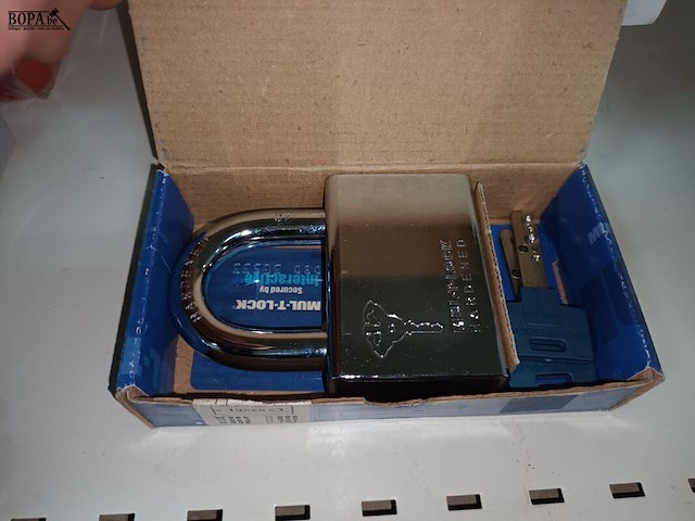 Lot 18 - hangslot - afbeelding 2 van  2