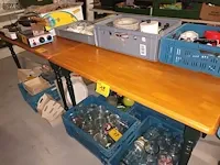 Lot 18 - houten tafel. 2 stuks - afbeelding 2 van  5