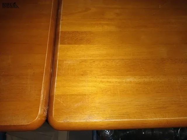 Lot 18 - houten tafel. 2 stuks - afbeelding 4 van  5