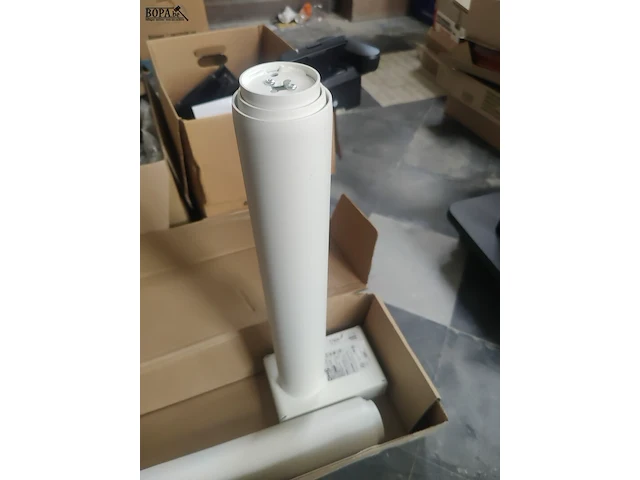 Lot 18 - ikea elektrische tafelpoten - afbeelding 3 van  3