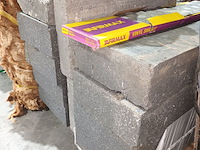 Lot 18 - isolatieblokken en plafondpanelen - afbeelding 3 van  4