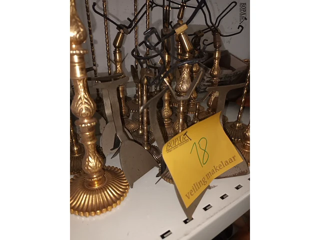 Lot 18 - juwelen statieven. 37 stuks - afbeelding 3 van  3