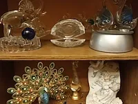Lot 18 - kastje met decoratie - afbeelding 2 van  5