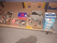 Lot 18 - kogelgewrichten en spoorstangeinden - afbeelding 1 van  9