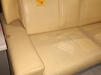 Lot 18 - lederen sofa - afbeelding 2 van  4