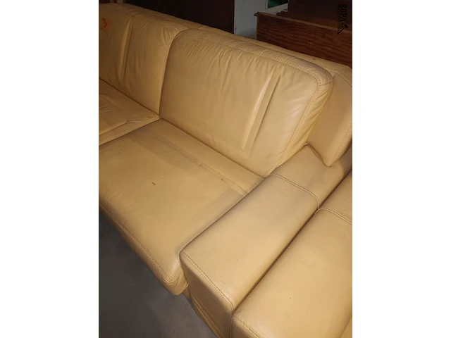 Lot 18 - lederen sofa - afbeelding 3 van  4