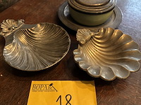 Lot 18 - lot verzilverde voorwerpen, potje met deksel, 4 stuks - afbeelding 1 van  4