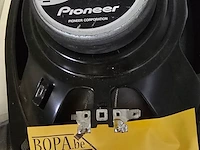 Lot 18 - luidsprekers pionier 240 w 1 stuk + afdekplaatjes - afbeelding 1 van  2