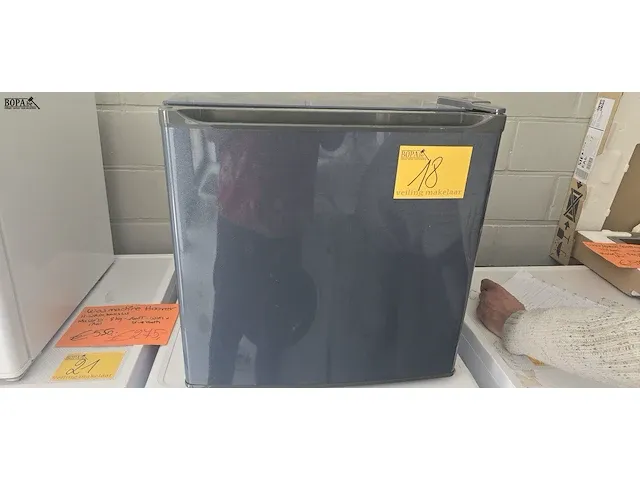 Lot 18 - mini koelkast friac - afbeelding 1 van  5