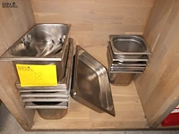 Lot 18 - rvs gastronorm bakken. 15 stuks - afbeelding 1 van  3