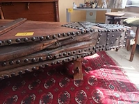 Lot 18 - salontafel blaasbalg en tapijt - afbeelding 2 van  4
