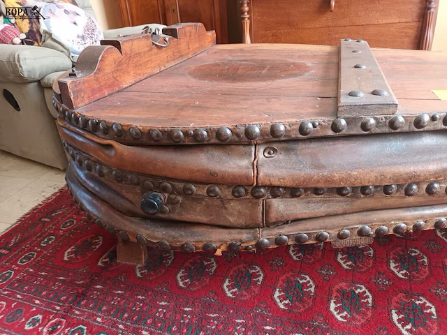 Lot 18 - salontafel blaasbalg en tapijt - afbeelding 3 van  4