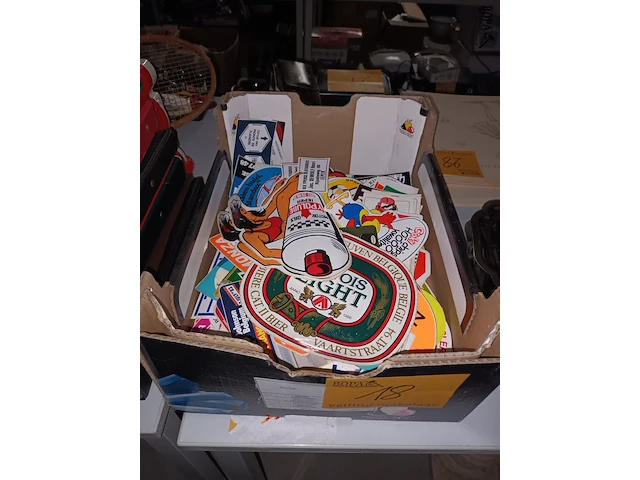 Lot 18 - vintage verzamel stickers - afbeelding 1 van  4