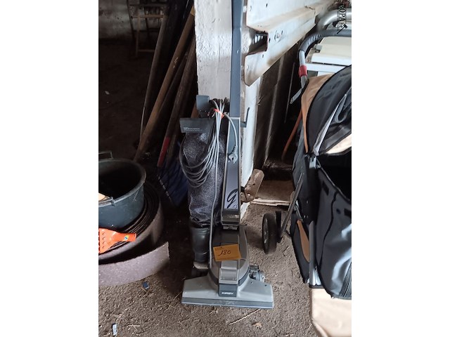 Lot 180 - kirby stofzuiger - afbeelding 1 van  4