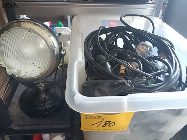 Lot 180 - lot verlichting en lampen - afbeelding 3 van  5
