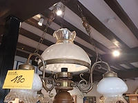 Lot 180 - luster met glazen kappen - afbeelding 1 van  4