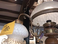 Lot 180 - luster met glazen kappen - afbeelding 3 van  4