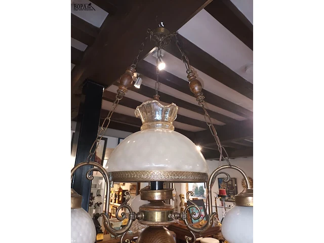 Lot 180 - luster met glazen kappen - afbeelding 4 van  4