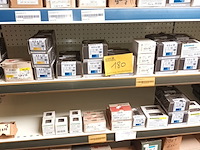 Lot 180 - schroeven - afbeelding 1 van  5