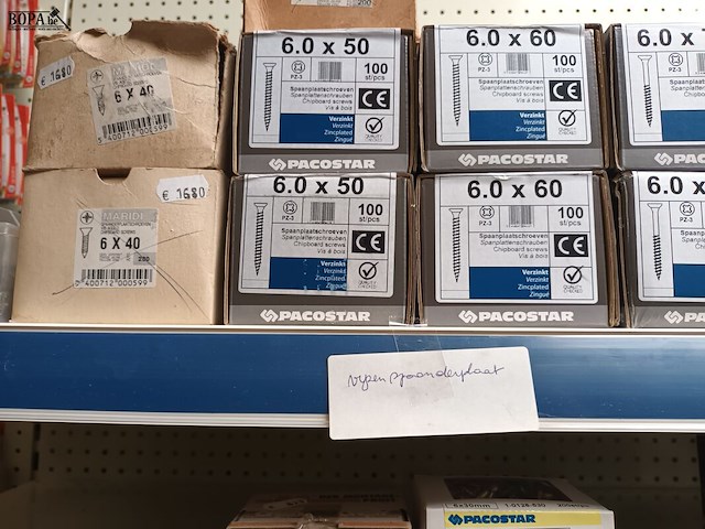 Lot 180 - schroeven - afbeelding 2 van  5