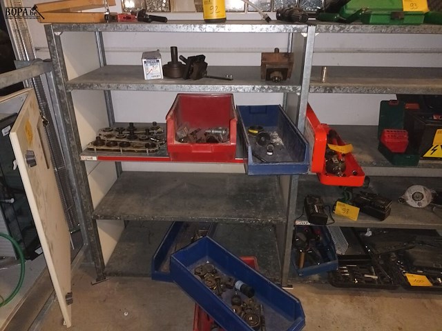 Lot 181 - grijs laag magazijnrek - afbeelding 3 van  3