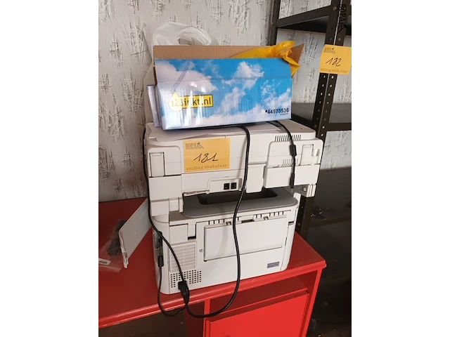Lot 181 - kleurenprinter oki - afbeelding 2 van  4