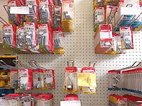 Lot 181 - pluggen en deurstoppen - afbeelding 1 van  6