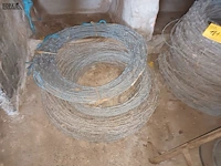 Lot 181 - restrollen prikkeldraad - afbeelding 2 van  4