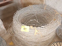 Lot 181 - restrollen prikkeldraad - afbeelding 3 van  4