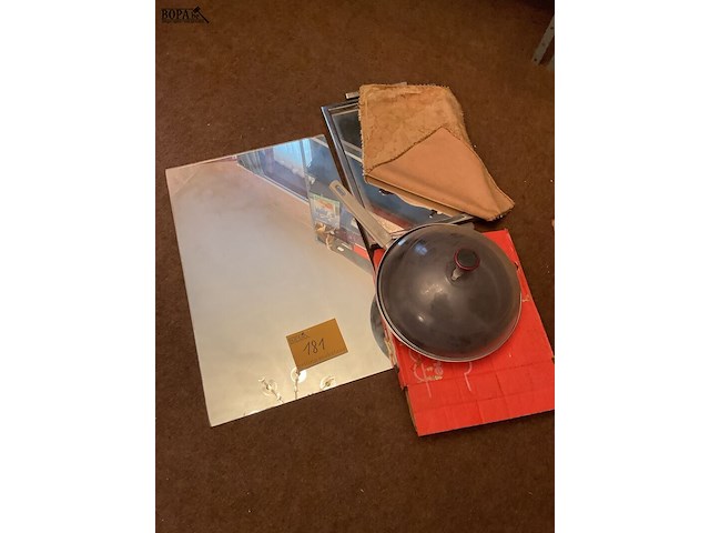 Lot 181 - set spiegel, dienblad en pan kabe, 3 stuks - afbeelding 2 van  4