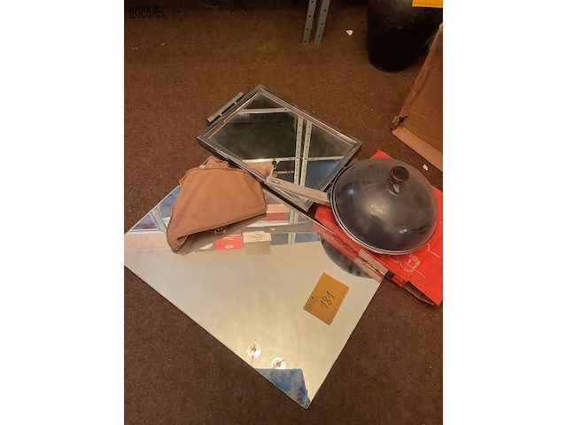 Lot 181 - set spiegel, dienblad en pan kabe, 3 stuks - afbeelding 3 van  4