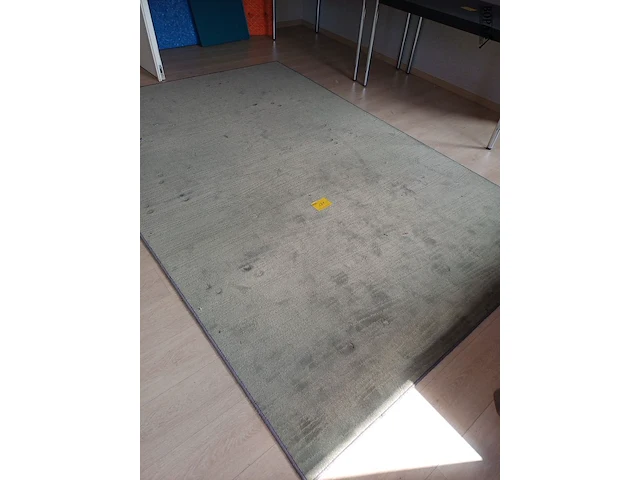 Lot 181 - tapijt - afbeelding 1 van  2