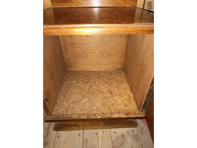 Lot 182 - nachtkastje. 2 stuks - afbeelding 2 van  3