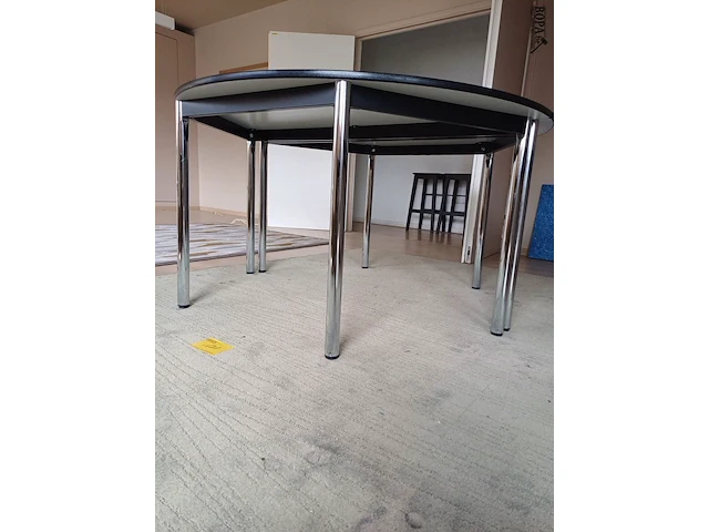 Lot 182 - ronde tafel - afbeelding 2 van  3