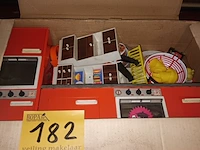 Lot 182 - vintage speelgoed keuken - afbeelding 1 van  5
