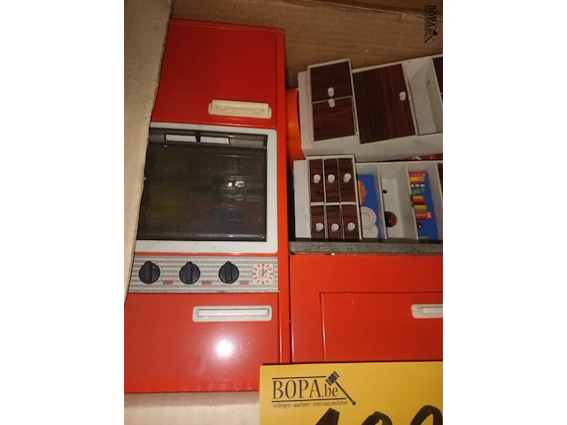 Lot 182 - vintage speelgoed keuken - afbeelding 2 van  5