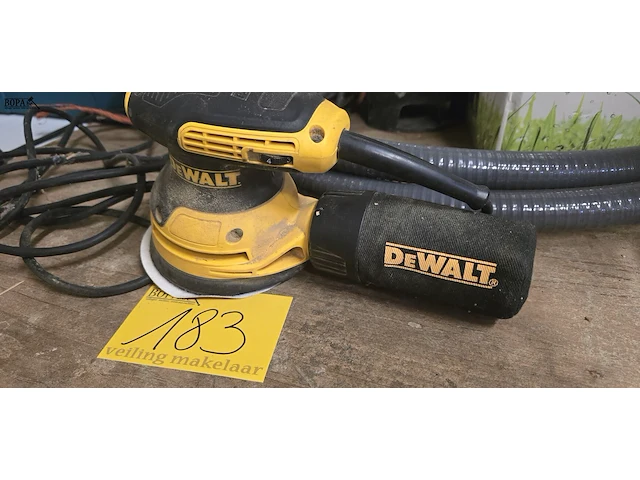 Lot 183 - excentrisch schuurmachine dewalt dwe 6423 - afbeelding 2 van  2