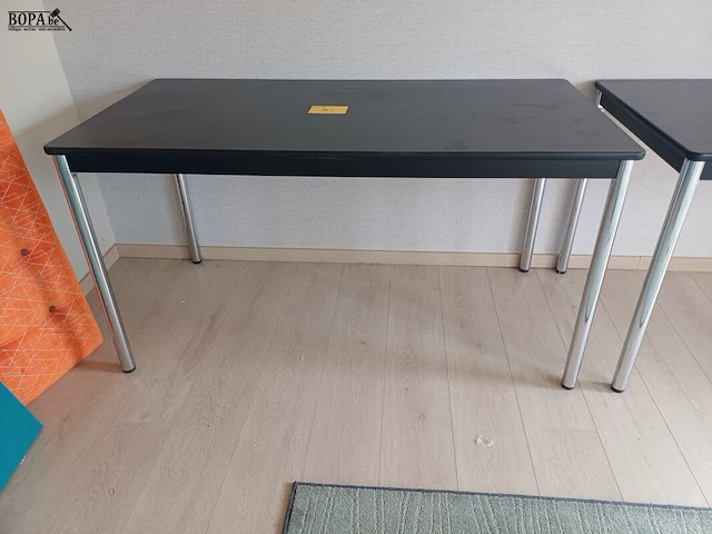 Lot 183 - tafel - afbeelding 1 van  2