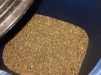 Lot 183 - vogelvoeder en kastjes - afbeelding 3 van  3