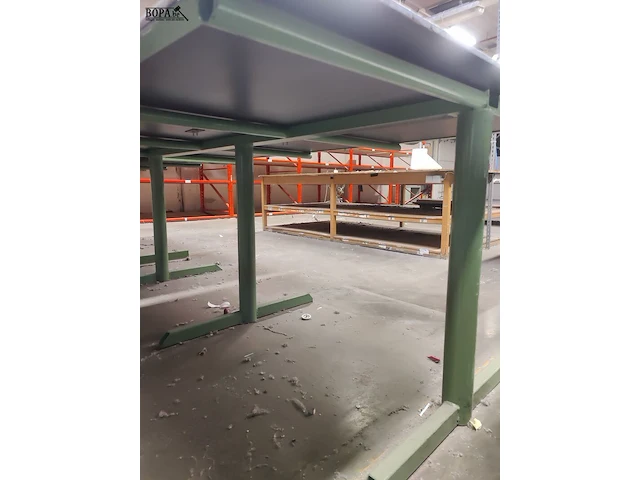 Lot 183 - werktafel - afbeelding 2 van  3
