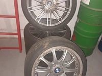 Lot 184 - banden met velgen bmw. 4 stuks - afbeelding 1 van  5