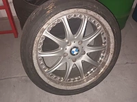 Lot 184 - banden met velgen bmw. 4 stuks - afbeelding 2 van  5