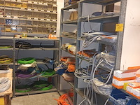 Lot 184 - grijs metalen magazijnrek - afbeelding 2 van  3