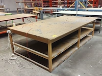 Lot 184 - houten werktafel - afbeelding 1 van  3