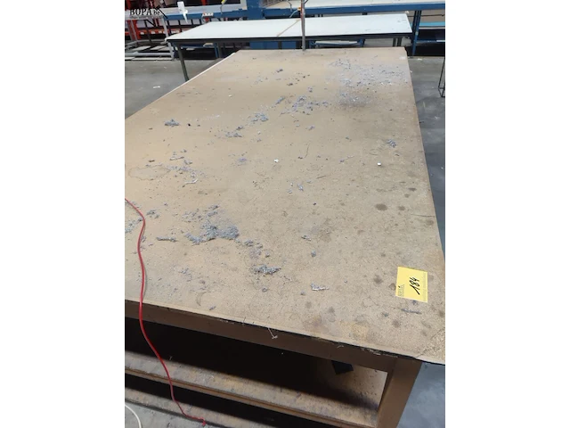 Lot 184 - houten werktafel - afbeelding 3 van  3