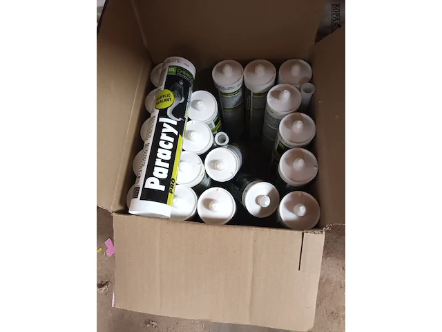 Lot 184 - silicone en montage lijm. 3 dozen - afbeelding 2 van  4